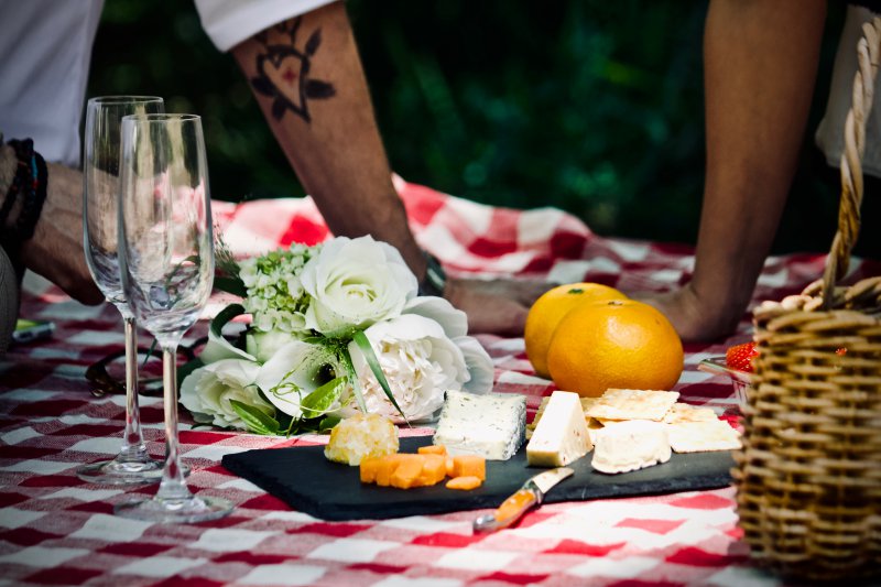 Picknickdecke mit Snacks