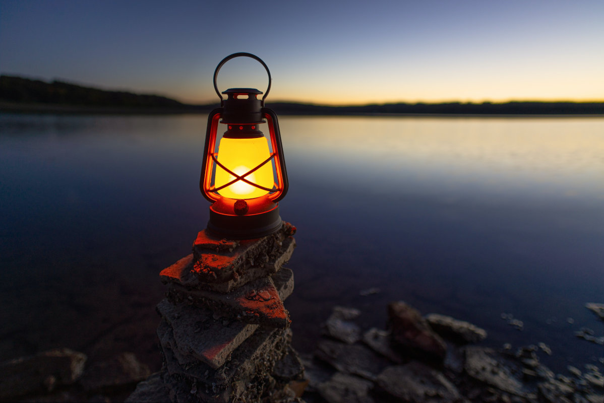 Campinglampe am Meer