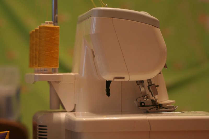 Overlock Nähmaschine