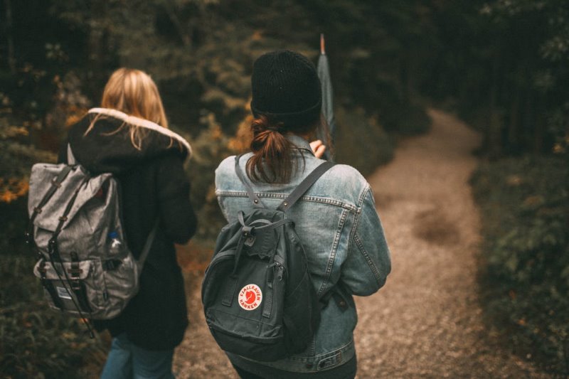 Unternehmungen mit dem Handgepäck-Rucksack