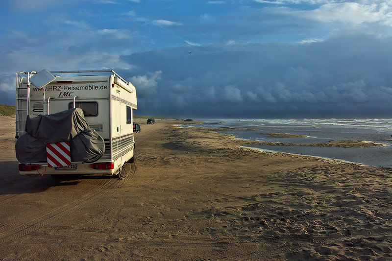 Wohnmobil am Strand