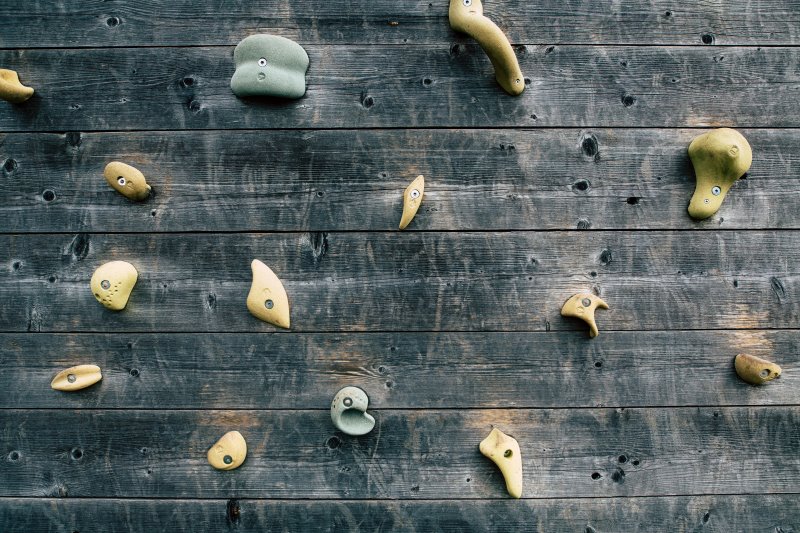 Kletterwand aus Holz für Zuhause