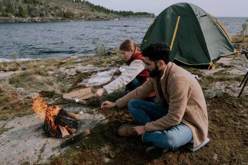 Camping mit Windschutz