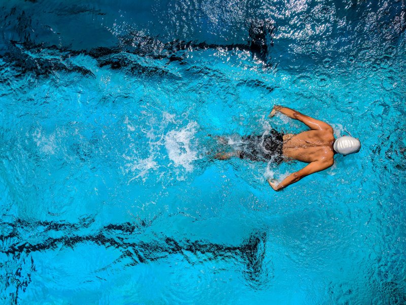 Mangelnde Ausdauer durch schwimmen verbessern.