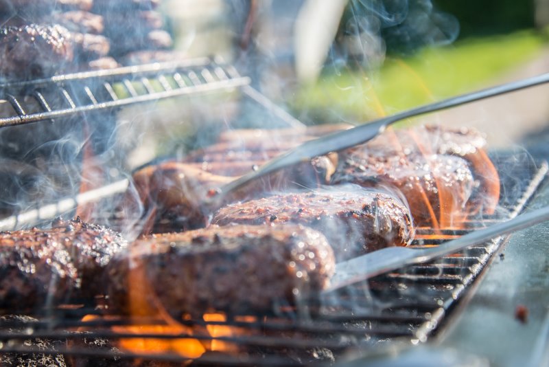 Steak auf einem Holzkohlegrill