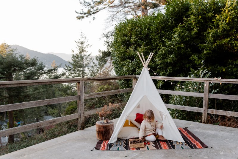 Tipi Zelt auf dem Balkon