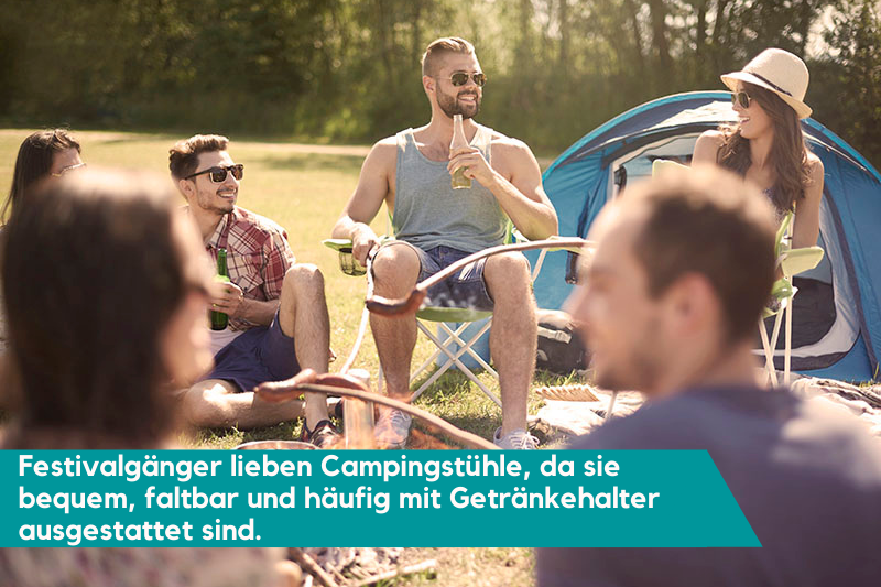 Festivalbesucher haben gerne einen Campingstuhl im Gepäck.