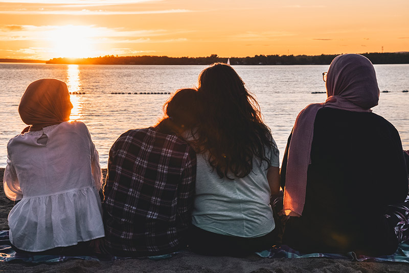 Freunde zusammen auf Schullandheim Ausflug