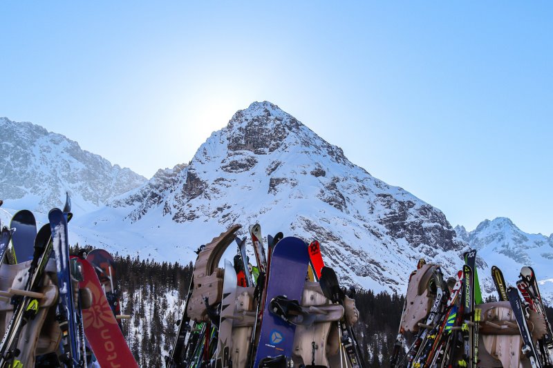 Wintersport in den Bergen