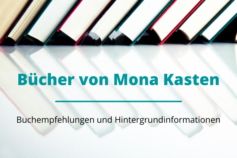 Bücherstapel mit Schriftzug