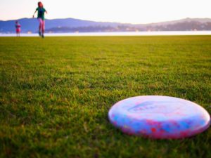 Frisbee spielen