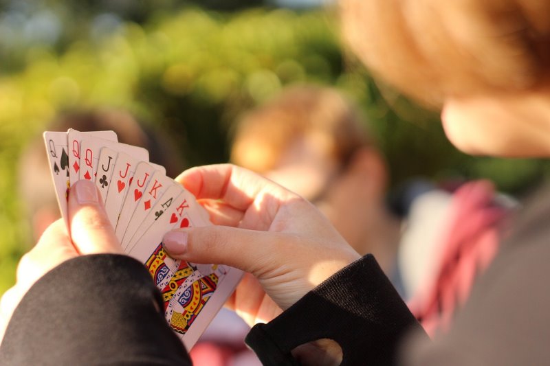 Kartenspiel im Freien