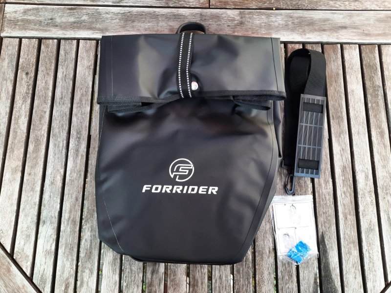 Der Lieferumfang der Pro Fahrradtasche.