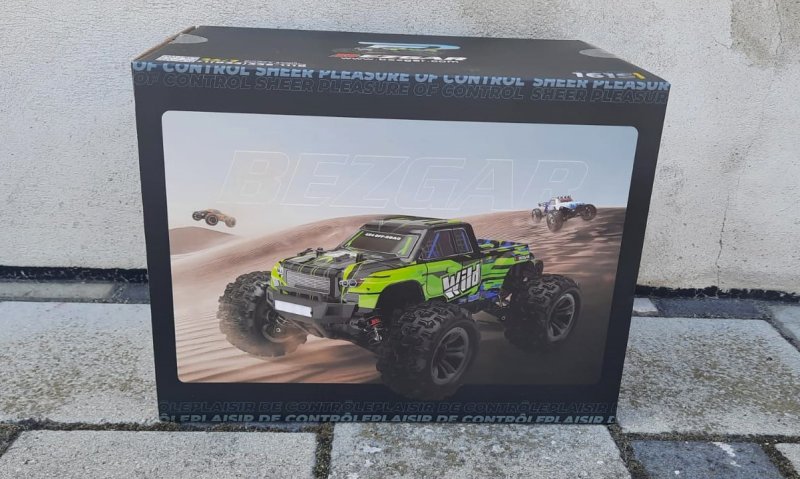 Der “HP161S - 3S Brushless RC Truck” von BEZGAR in seiner Verpackung.